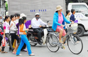 Quên văn hóa nhường nhịn ảnh 1