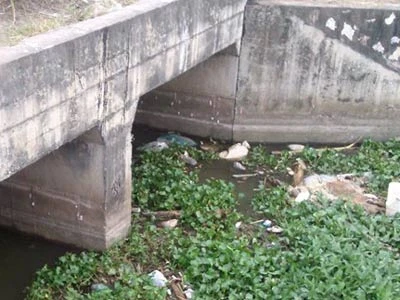 Phát hiện xác chết cháy đen dưới cống ảnh 1