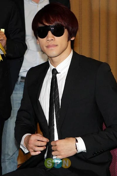 Theo phán quyết của tòa án Honolulu, Bi (Rain) và công ty quản lý cũ JYP Entertainment bị phạt 8 triệu USD.