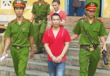 Vụ giết người ở Bình Phước: Hủy án vì kết tội chưa vững chắc ảnh 1