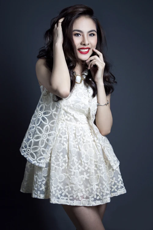 Vân Trang rực rỡ với màu môi đỏ ảnh 7