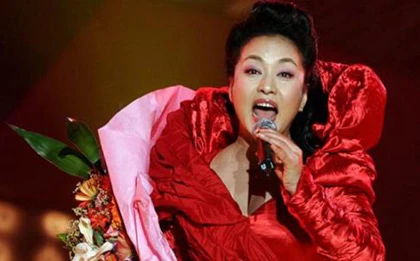 "Đệ nhất phu nhân" Trung Quốc hiến nhà cho quân đội ảnh 1