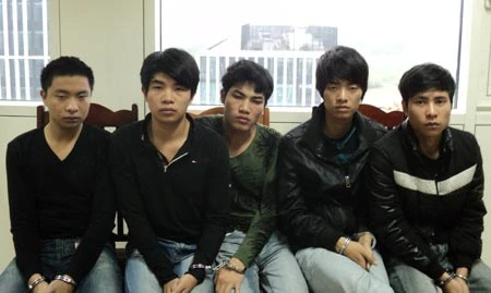 Nhóm côn đồ sát hại Huy "rambo" sa lưới khi tụ tập đi lễ ảnh 1 Nhóm côn đồ sát hại Huy "rambo" sa lưới khi tụ tập đi lễ ảnh 1