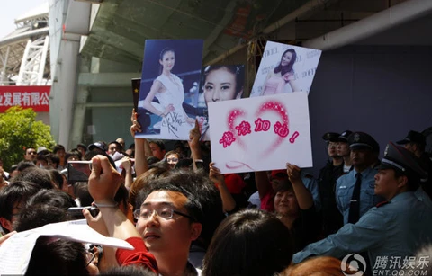 Chen lấn vì siêu mẫu xe hơi dính scandal băng sex ảnh 2