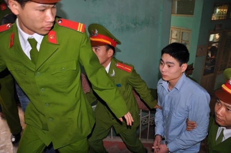 Chùm ảnh: Xét xử sát thủ Lê Văn Luyện ảnh 21