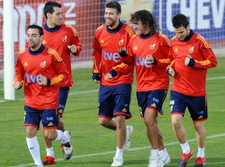 Tây Ban Nha triệu tập đội hình sơ bộ: Niềm tin La Masia ảnh 1