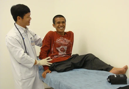 Khối u 90 kg sau phẫu thuật không có dấu hiệu tái phát ảnh 1