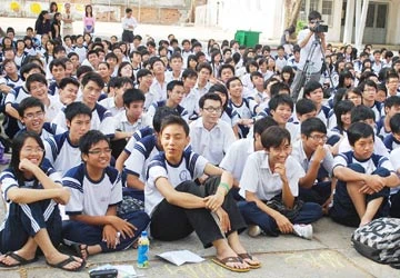 Học sinh hào hứng nói về “chuyện ấy” ảnh 1