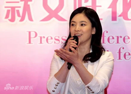 Song Hye Kyo xinh đẹp và rạng rỡ tại Bắc Kinh ảnh 7