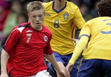 “Một chút Messi” + “Một chút Xavi” = “Sao” trẻ M.U ảnh 1