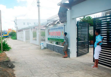 Người dân hiến đất vàng làm đường ảnh 1