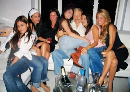 Ông chủ đa tình của đội bóng rổ Los Angeles Lakers qua đời ảnh 2