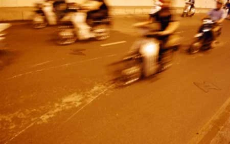 Hàng loạt xe máy gặp nạn trong hầm Kim Liên ảnh 8