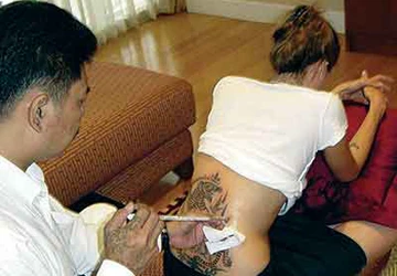 Chuyện chưa kể về Angelina Jolie: Không chỉ là con nghiện trên phim ảnh 2 Chuyện chưa kể về Angelina Jolie: Không chỉ là con nghiện trên phim ảnh 2