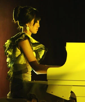 Nghệ sĩ dương cầm trẻ trở về nguồn cội ảnh 1