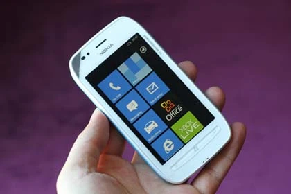 Bốn điện thoại Nokia Lumia sắp bán ở VN ảnh 12