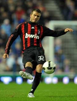 Becks đã 33 tuổi nhưng vẫn giữ vững phong độ và muốn ở lại AC Milan. Ảnh: REUTERS