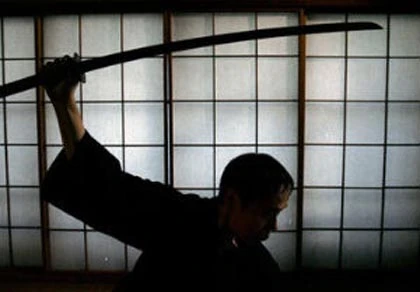 Sếp địa ốc rút kiếm samurai chém đứt tay đối tác ảnh 1 Sếp địa ốc rút kiếm samurai chém đứt tay đối tác ảnh 1