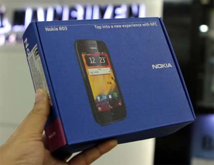 Mở hộp điện thoại Nokia 603 màn hình sáng nhất ở VN ảnh 1
