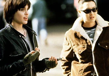 Chuyện chưa kể về Angelina Jolie - Kỳ 7: Yêu người cùng giới ảnh 2