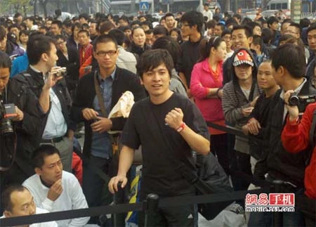 iPhone 4 "cháy hàng" ở Trung Quốc ảnh 6