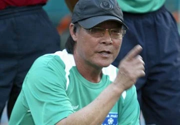 HLV Nguyễn Thành Vinh: “Cầu thủ Hòa Phát còn hồn nhiên lắm” ảnh 1