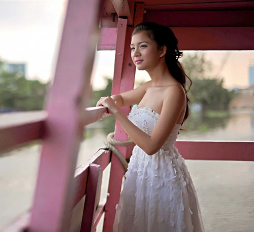 Hoa hậu Bích Trâm khoe nhan sắc tinh khôi ảnh 2