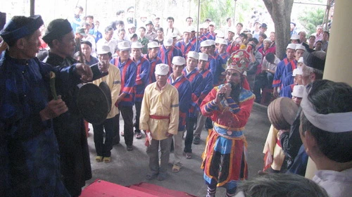 Tiễn đưa mẹ Thứ về với đất trời ảnh 2