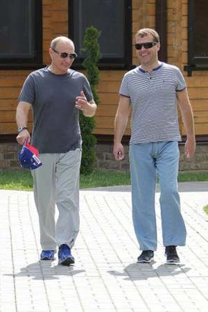 Medvedev-Putin rủ nhau câu cá sông Volga ảnh 5