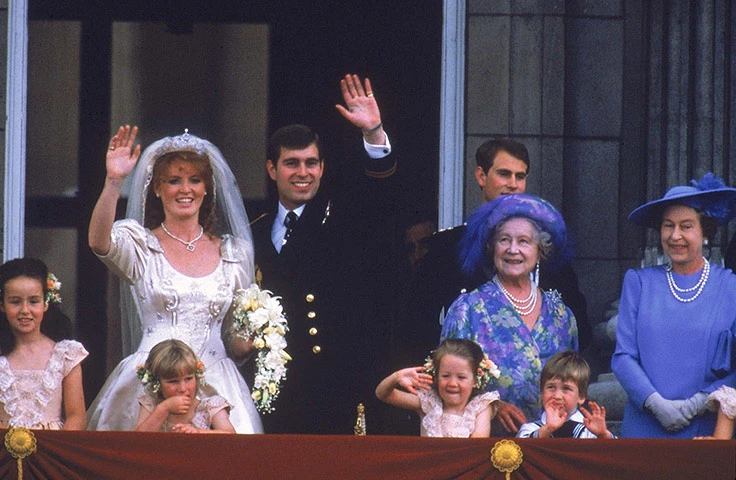 Nhìn lại những đám cưới Hoàng gia trong quá khứ ảnh 8