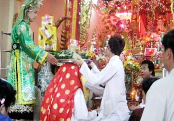 Biên Hòa, Đồng Nai: "Công ty" xem bói, cúng kiến... ảnh 2