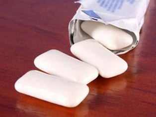Nhai kẹo cao su làm giảm trí nhớ ảnh 1