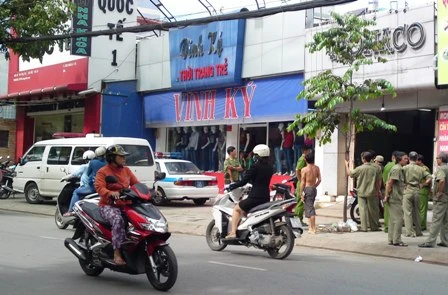 Hỗn chiến kinh hoàng trước Bar Monaco, 2 người thương vong ảnh 1