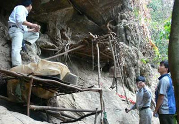 Hành trình 12 năm săn tìm sự thật về "người rừng" ảnh 2 Hành trình 12 năm săn tìm sự thật về "người rừng" ảnh 2