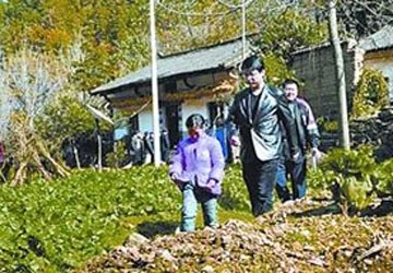 Giải cứu bé gái Việt 10 tuổi bị bán làm vợ ở Trung Quốc ảnh 1