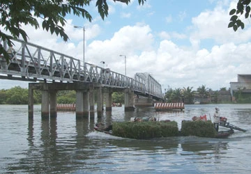 Dấu xưa xe lửa Sài Gòn - Bài 2: Vẫn còn tên cũ, cầu xưa ảnh 1