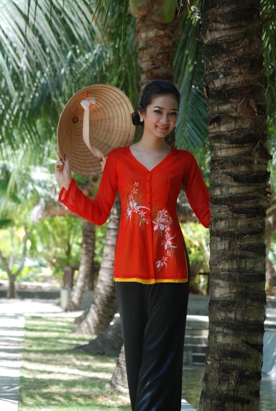 Người đẹp xứ Dừa Kiều Trang khoe sắc cùng áo bà ba ảnh 1 Người đẹp xứ Dừa Kiều Trang khoe sắc cùng áo bà ba ảnh 1