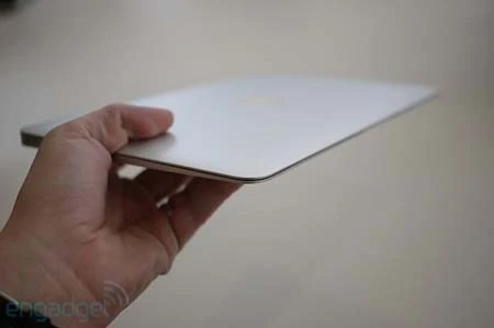 Cận cảnh Macbook Air "siêu mỏng" mới ảnh 8 Cận cảnh Macbook Air "siêu mỏng" mới ảnh 8