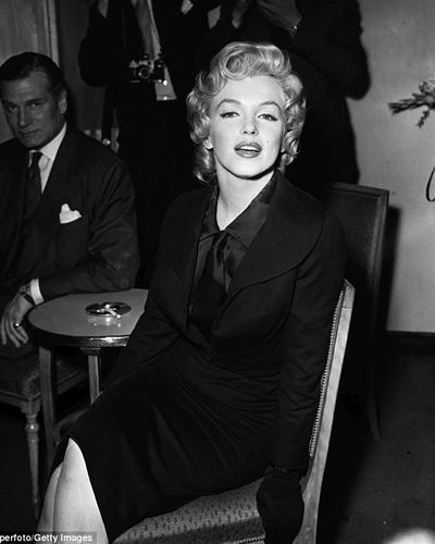 Công bố ảnh cực hiếm về "bom sex" Marilyn Monroe ảnh 5 Công bố ảnh cực hiếm về "bom sex" Marilyn Monroe ảnh 5