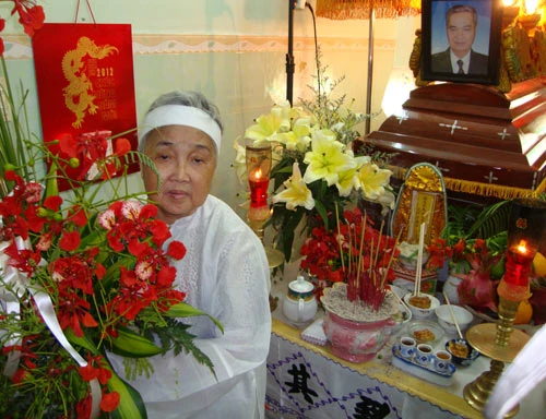 Đông đảo nghệ sĩ tiễn biệt nhạc sĩ Thanh Sơn ảnh 1