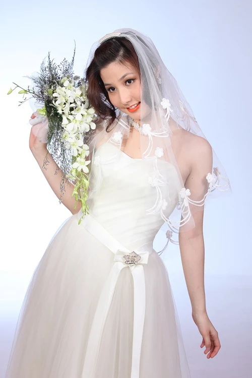 Diễm My 9X e thẹn khi làm cô dâu ảnh 8