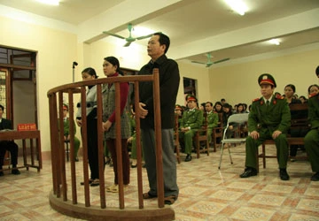 Khai trừ Đảng, đình chỉ chức vụ chủ tịch UBND tỉnh Hà Giang ảnh 1