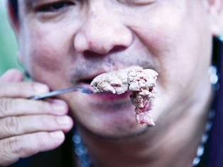 Thịt bò tái: giúp “sung” hay dễ “ung”? ảnh 1