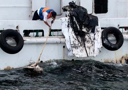 Thảm họa tràn dầu ở Trung Quốc ảnh 12