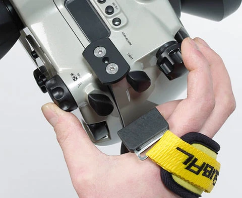 Các chi tiết được gắp vừa khít với máy ảnh, hỗ trợ chụp ảnh, điều khiển các chức năng dễ dàng ở dưới nước bằng các đòn bẩy.