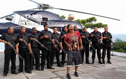 Ronaldinho thiết kế thời trang ảnh 3