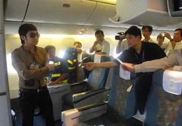 Tái hiện vụ võ sư Taekwondo trên máy bay Vietnam Airlines ảnh 1