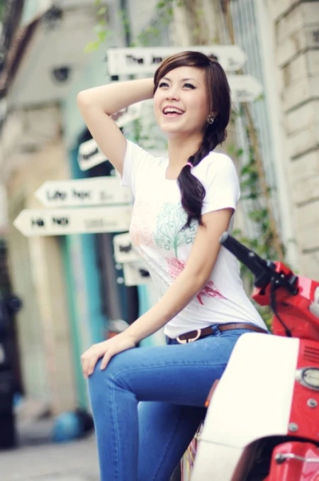 Diễm My 9x và Diễm Trang khỏe khoắn ảnh 7