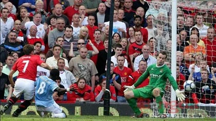 "Lão thần đồng" Owen thách thức Man Xanh ảnh 1