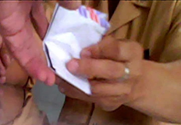 CSGT trả lại tiền vì… chê ít! ảnh 2